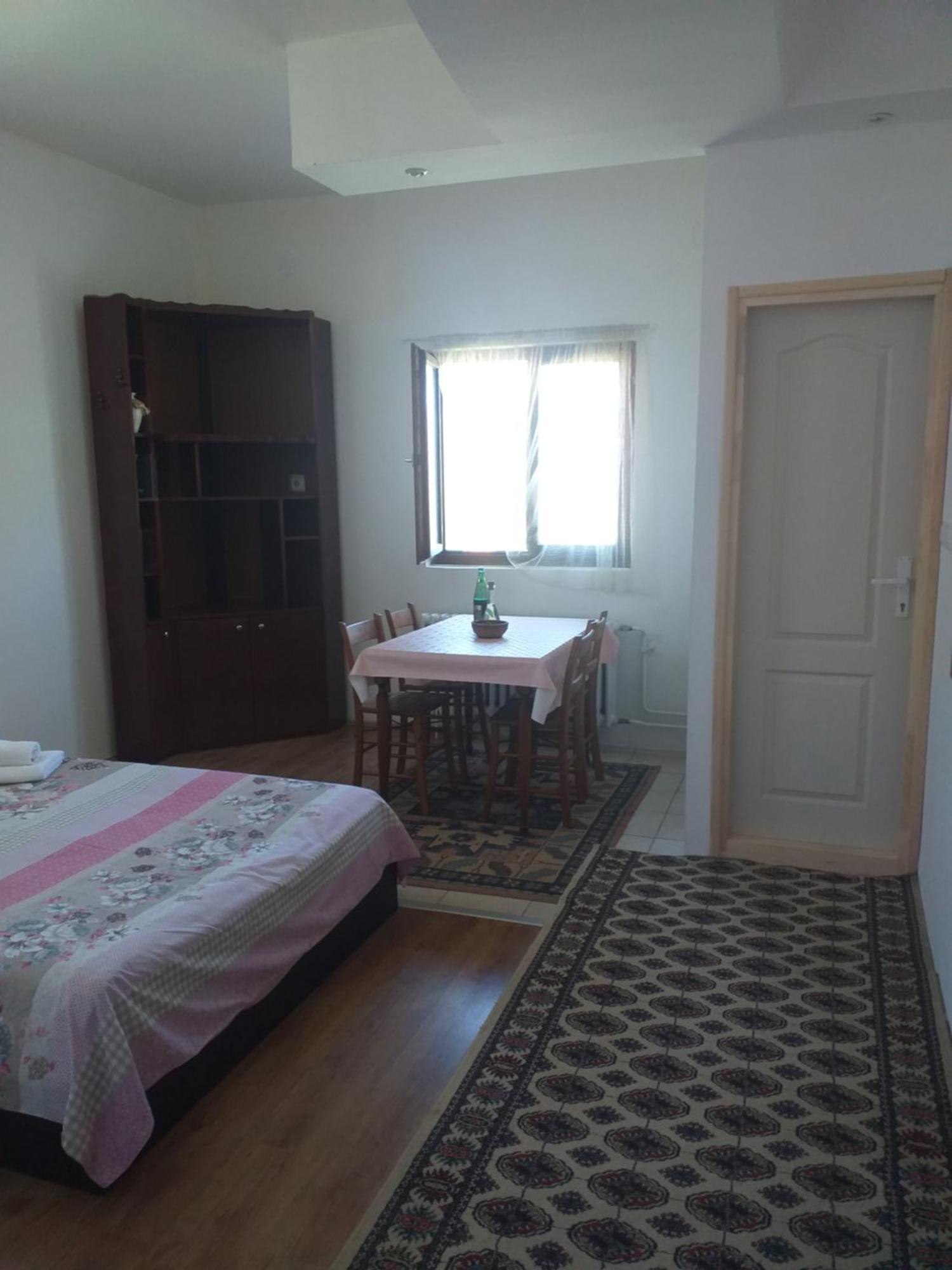 Apartman Milica Kremna Bilik gambar
